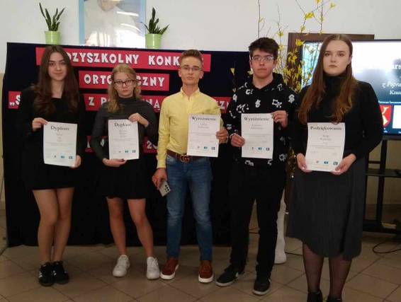 Sukces polonistycznej drużyny Jagiełły w Konkursie Wojewódzkim „Spotkania z Poprawną Polszczyzną”!