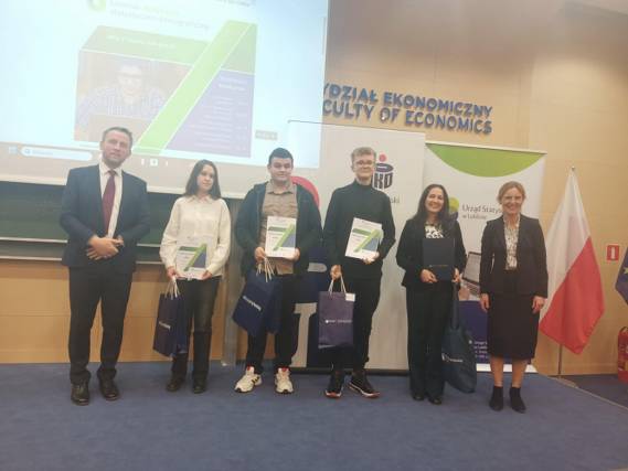 Matematycznie zakręceni - Sukces uczniów Jagiełły w konkursie wojewódzkim Sigma Kwadrat
