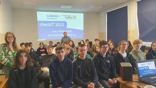 Siri, Alexa, chatGPT - informatyczne warsztaty online w ramach konferencji Check IT!